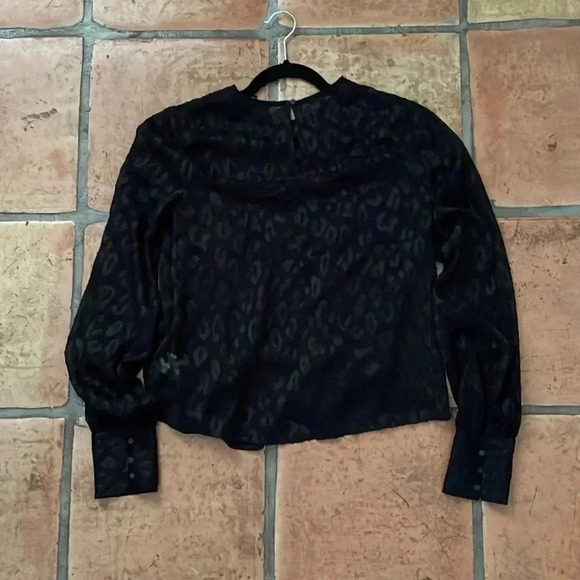 NEW Express Black Sheer Animal Print Blouse w Camisole New With Tags Size XS - Picture 7 of 7